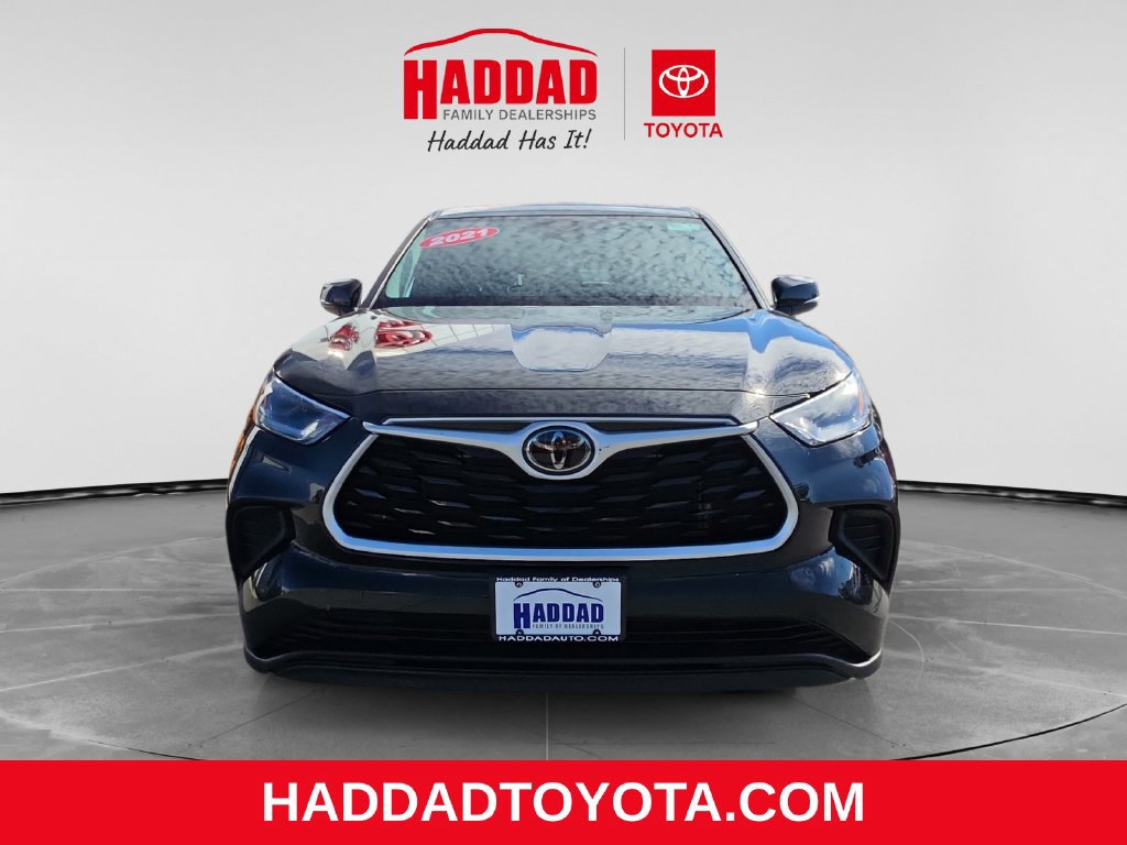 Used 2021 Toyota Highlander L AWD/4WD image 9