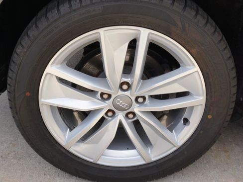 Used 2018 Audi Q3 2.0T Premium w/ Convenience Package image 11