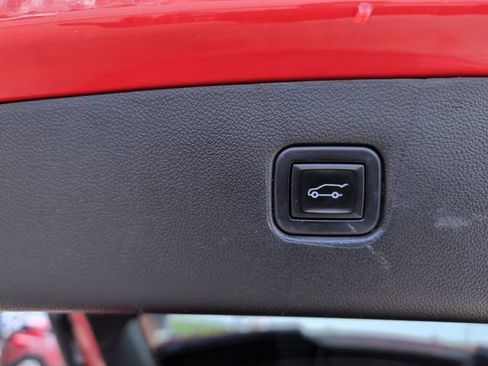 Used 2022 Chevrolet Blazer LT FWD image 30