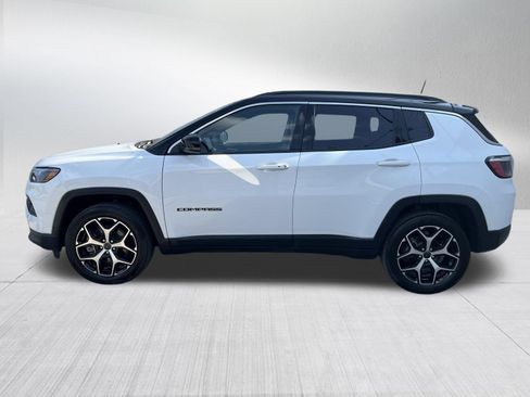 Used 2025 Jeep Compass Limited AWD/4WD image 4