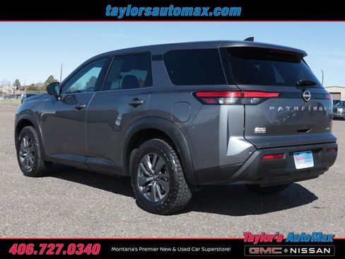 Used 2024 Nissan Pathfinder S image 40