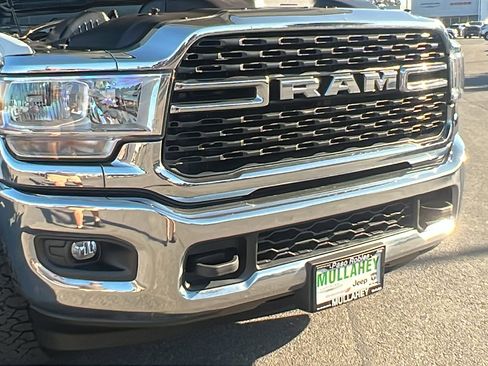 Used 2024 RAM 2500 Big Horn image 12
