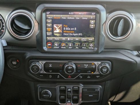 Used 2021 Jeep Gladiator Overland image 22