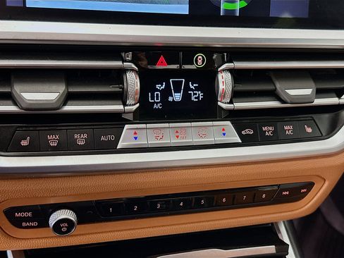 Used 2022 BMW 330e xDrive w/ Convenience Package image 24