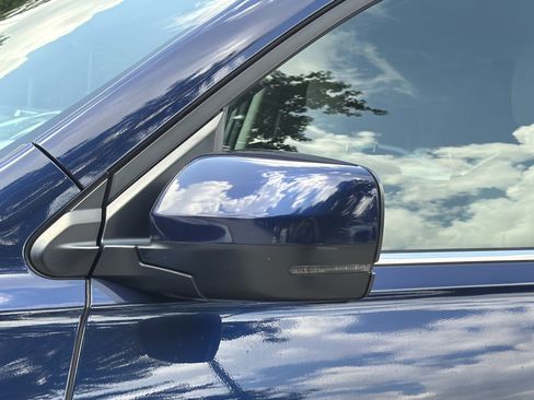 Used 2025 Honda Pilot EX-L image 26