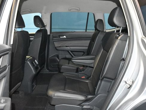 Used 2023 Volkswagen Atlas SE image 19