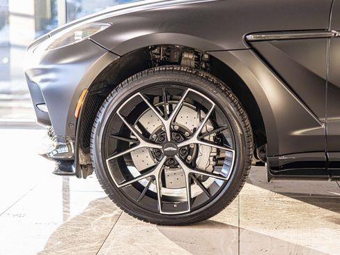 Used 2025 Aston Martin DBX 707 image 8