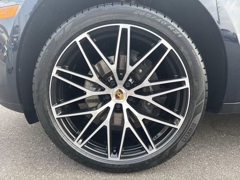 Used 2022 Porsche Macan AWD/4WD image 41
