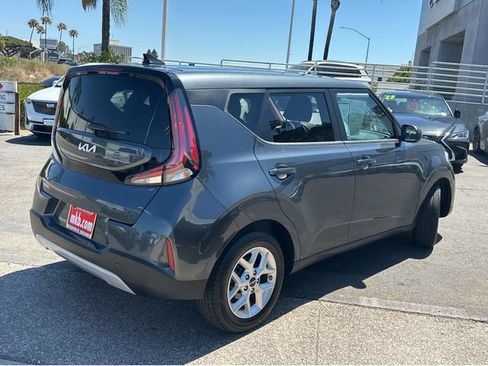 Used 2023 Kia Soul LX w/ Option Group 015 FWD image 11