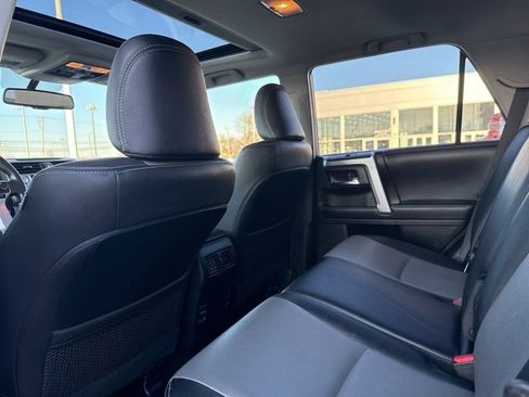 Certified 2019 Toyota 4Runner SR5 Premium image 32