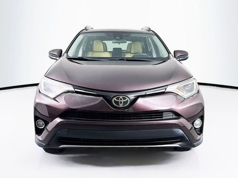 Used 2018 Toyota RAV4 XLE image 2