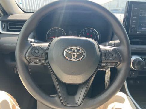 Used 2022 Toyota RAV4 LE FWD image 24