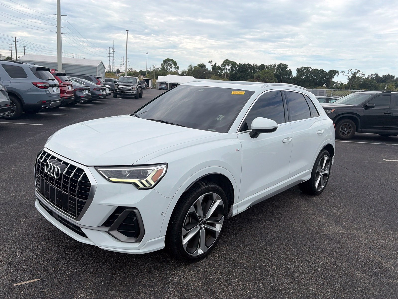 Used 2020 Audi Q3 2.0T Prestige AWD/4WD image 3