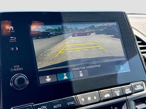 Used 2024 Honda Odyssey Sport image 11