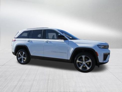 New 2026 Jeep Grand Cherokee Limited image 2
