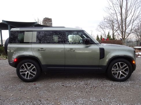 New 2025 Land Rover Defender 110 S image 13