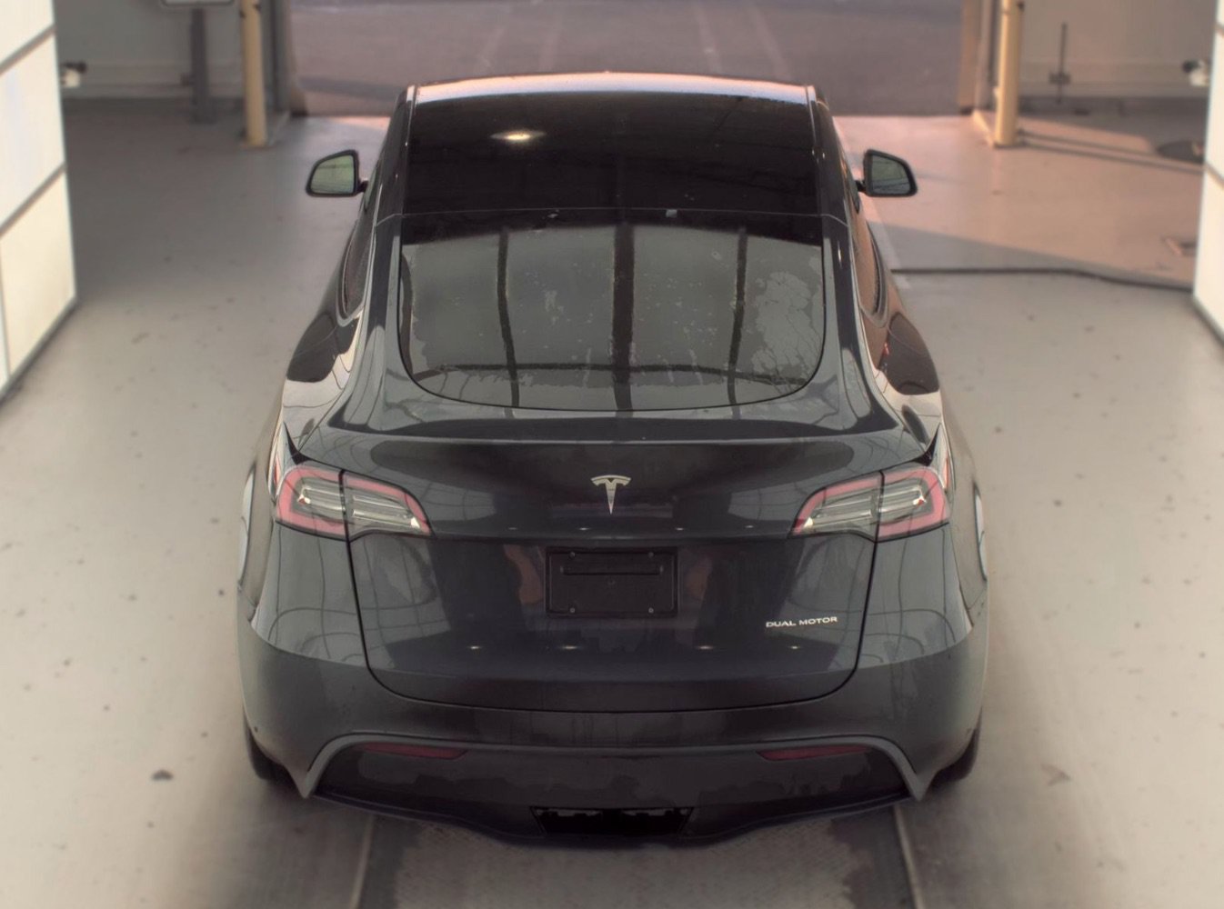 Used 2024 Tesla Model Y Long Range AWD/4WD image 5