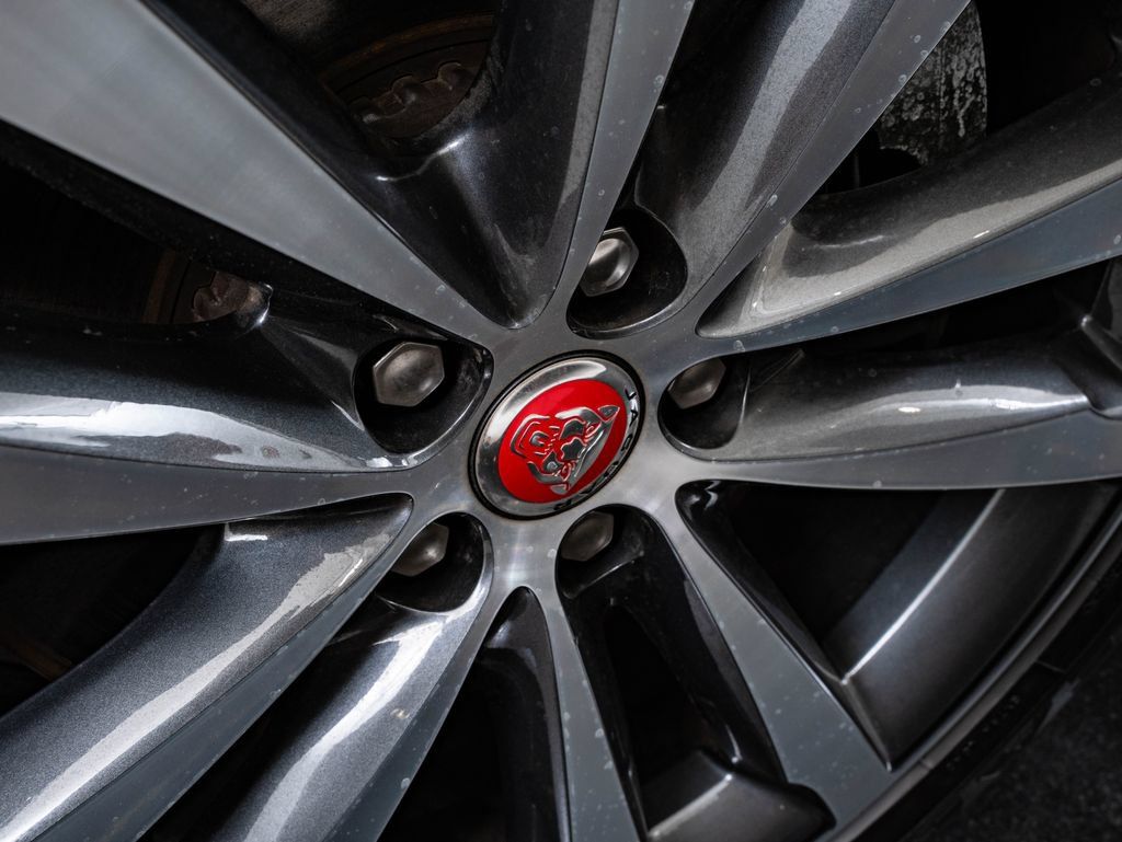 Used 2023 Jaguar F-PACE S AWD/4WD image 8