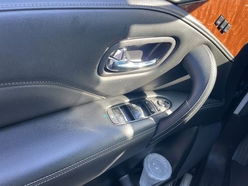 Used 2019 INFINITI QX80 Luxe image 7