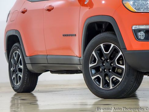 Used 2021 Jeep Compass Trailhawk w/ Sun and Sound Group AWD/4WD image 4