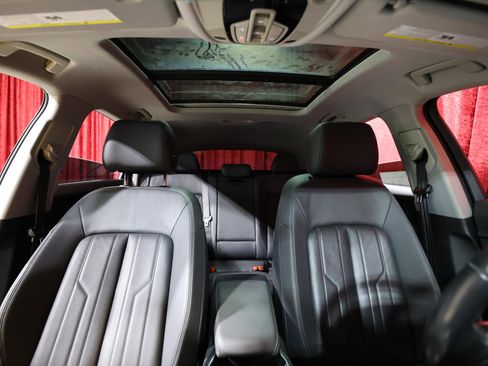 Used 2021 Audi e-tron Premium w/ Convenience Plus Package image 26