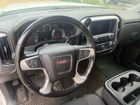 Used 2017 GMC Sierra 2500 SLE w/ HD SLE Preferred Plus Package AWD/4WD image 2