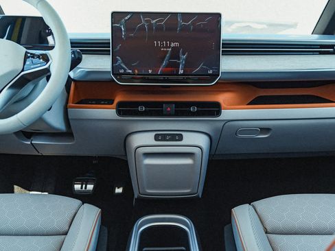 New 2025 Volkswagen ID. Buzz 1st Edition image 15