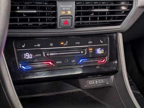 Used 2025 Volkswagen Jetta Sport FWD image 17