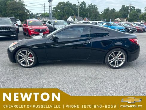 Used 2012 Hyundai Genesis 3.8 RWD image 12