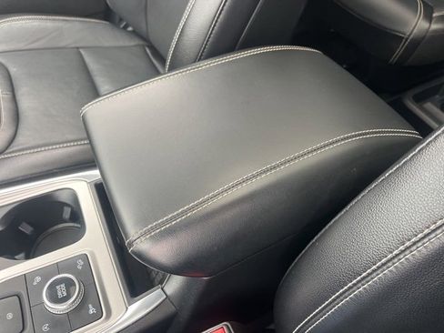 Used 2020 Ford Explorer ST image 31