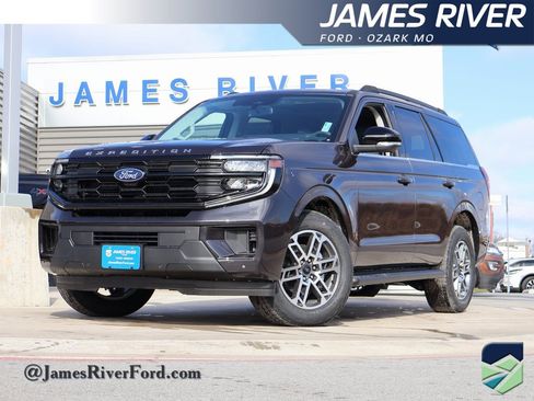 New 2025 Ford Expedition Active image 1