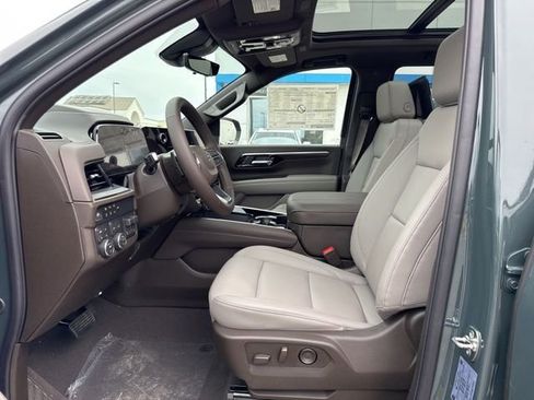 New 2026 Chevrolet Suburban Z71 w/ Z71 Off-Road Package AWD/4WD image 15