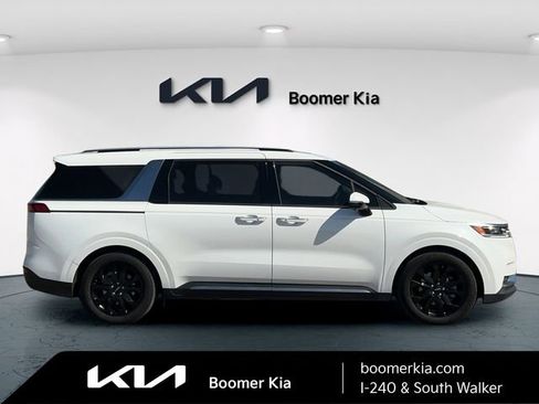 Used 2024 Kia Carnival SX Prestige image 4