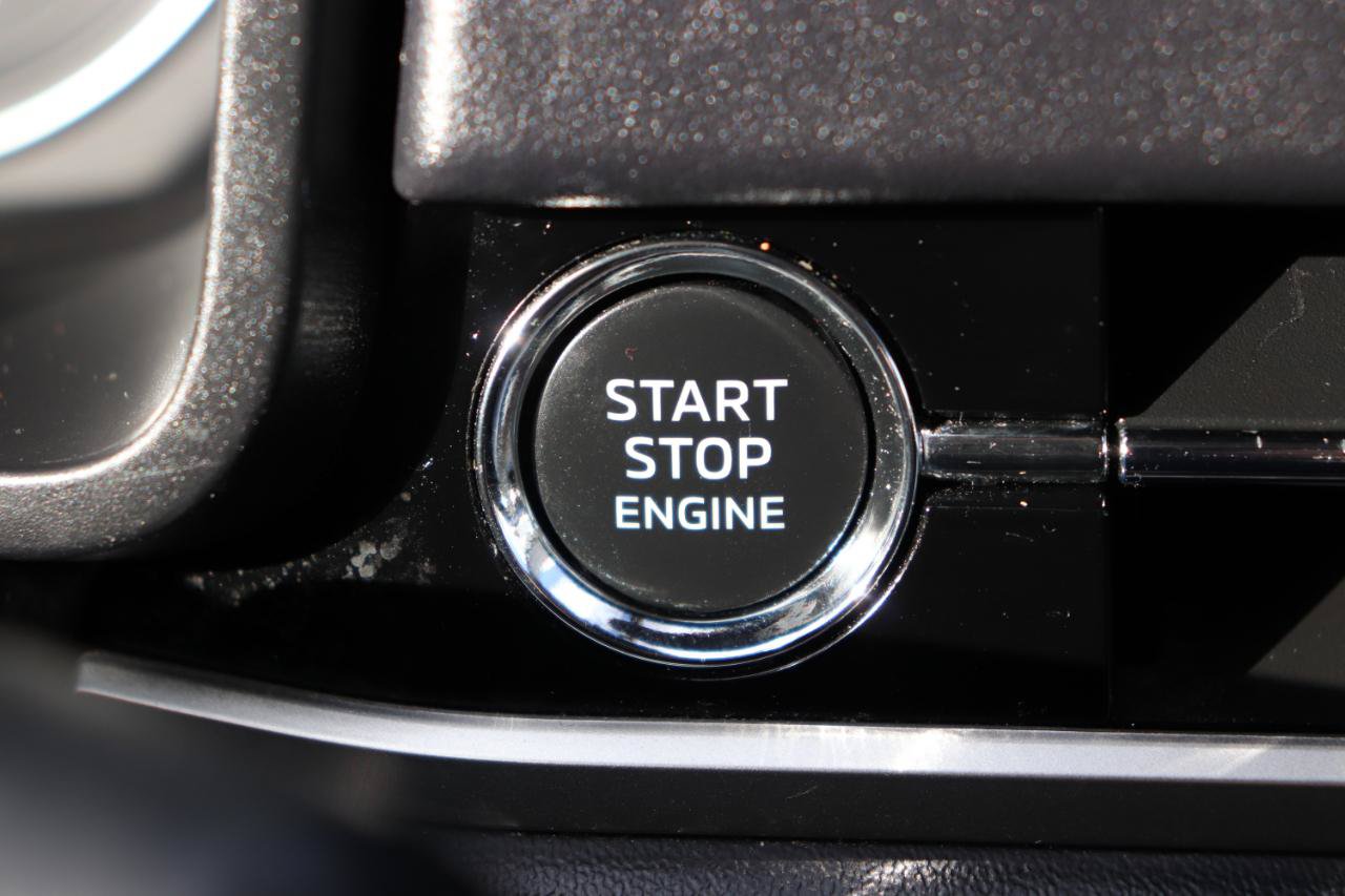 Used 2024 Mitsubishi Outlander AWD image 49