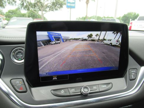 Used 2025 Chevrolet Blazer LT FWD image 26