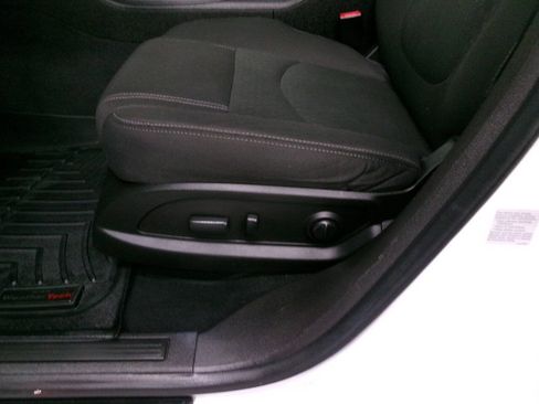 Used 2016 GMC Acadia SLE AWD/4WD image 20