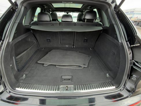 Used 2017 Porsche Cayenne Platinum Edition image 55