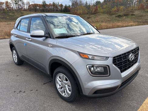 New 2026 Hyundai Venue SE image 7