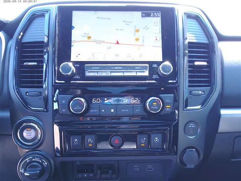 Used 2022 Nissan Titan PRO-4X w/ Pro-4x Convenience Package AWD/4WD image 14