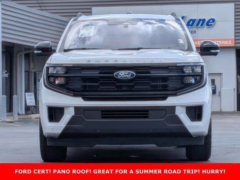 Certified 2025 Ford Expedition Active image 2