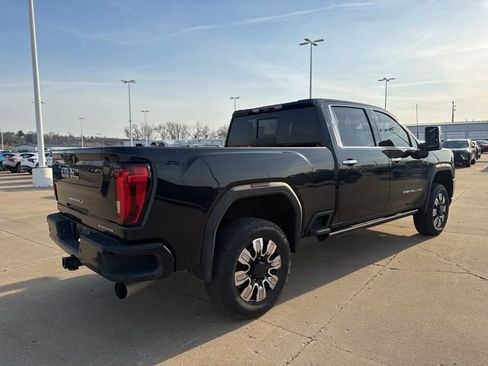 Used 2023 GMC Sierra 2500 Denali w/ Denali Black Diamond Edition image 3