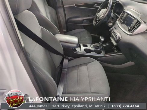 Used 2020 Kia Sorento LX w/ LX I4 Convenience Package image 35