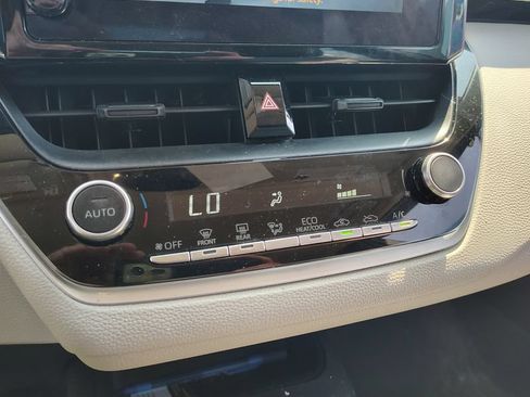 Used 2024 Toyota Corolla LE FWD image 15