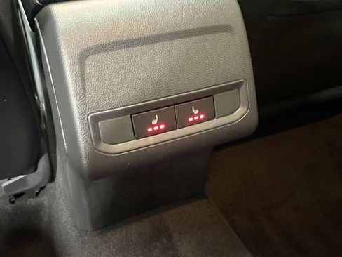 Used 2021 Volkswagen Jetta SE w/ SE Cold Weather Package image 29