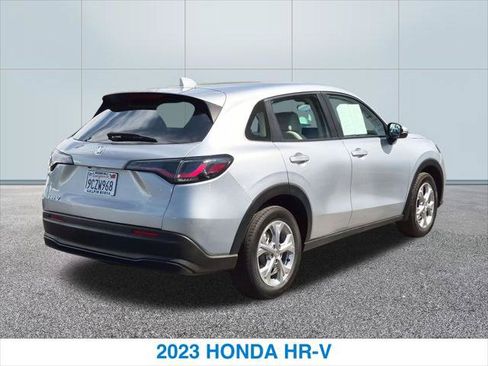 Used 2023 Honda HR-V LX image 7