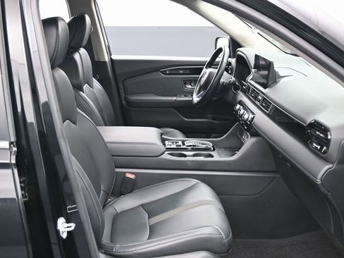 Used 2025 Honda Pilot EX-L image 37