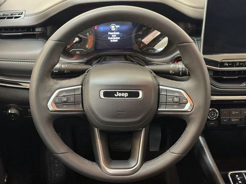 Used 2023 Jeep Compass Latitude w/ Sun and Sound Group AWD/4WD image 11