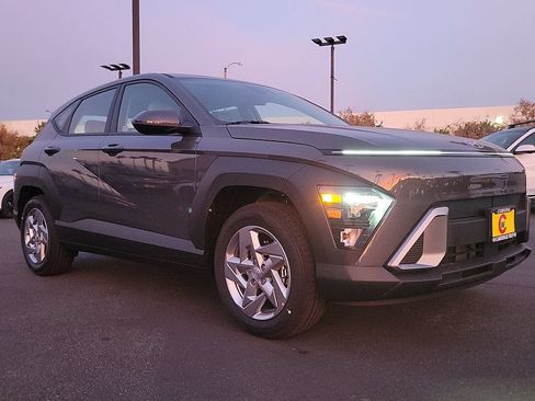 Used 2026 Hyundai Kona SE FWD image 6