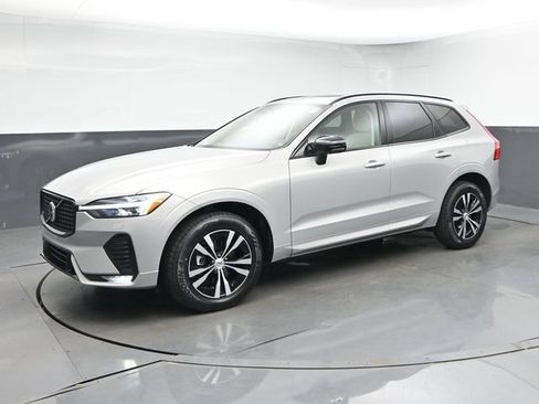 Used 2024 Volvo XC60 B5 Core w/ Climate Package AWD/4WD image 4