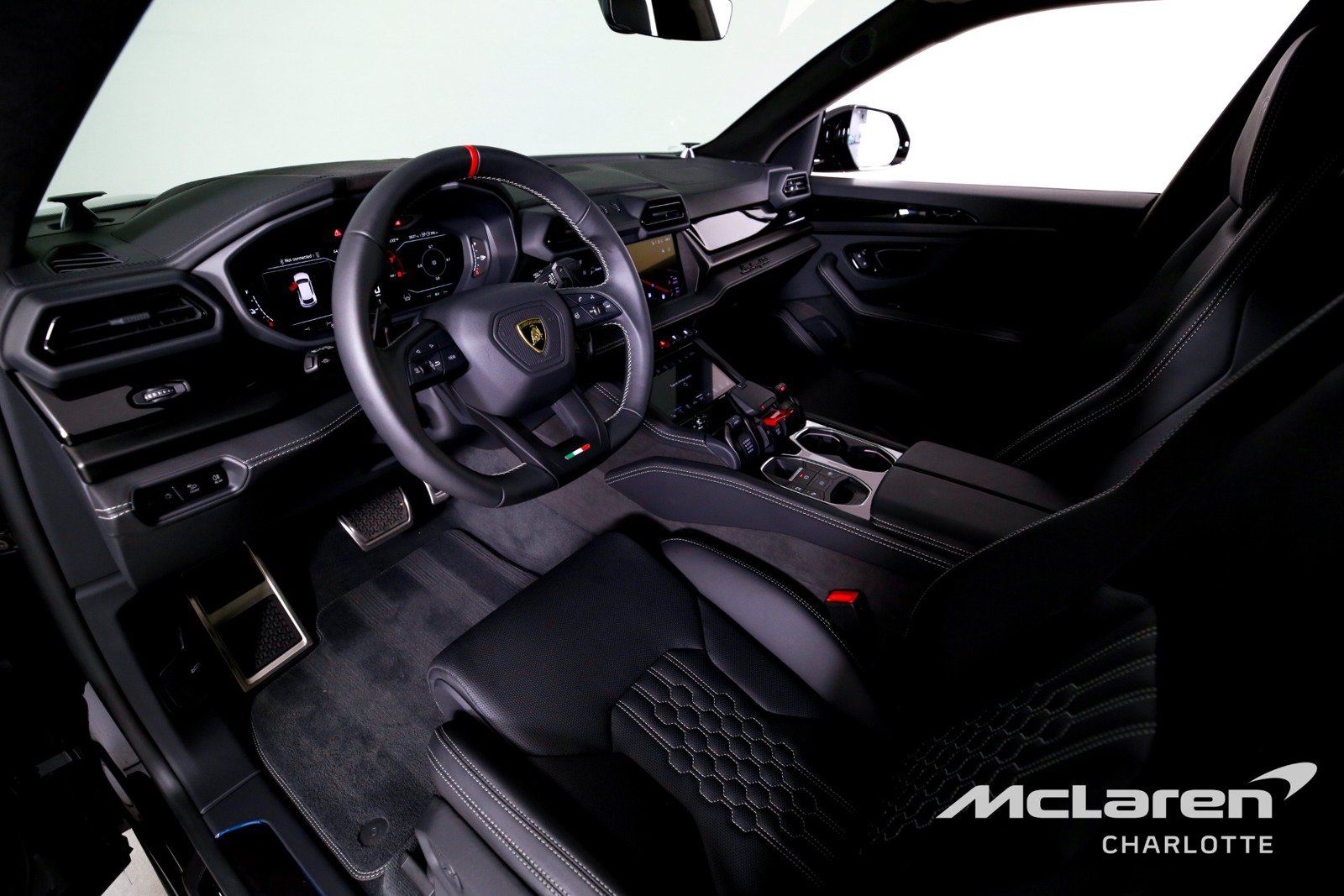Used 2025 Lamborghini Urus S AWD/4WD image 11